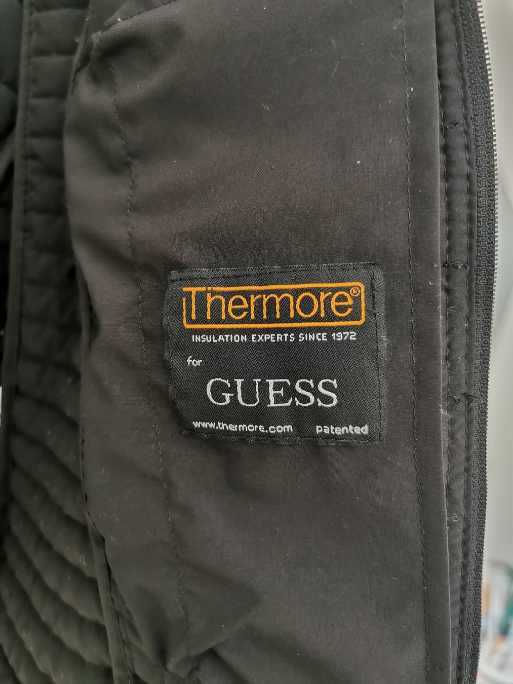 Guess Giacche: Guess-Jacke schwarz M/L – Usato da Ebnat-Kappel venduto da ani_fq2z 2