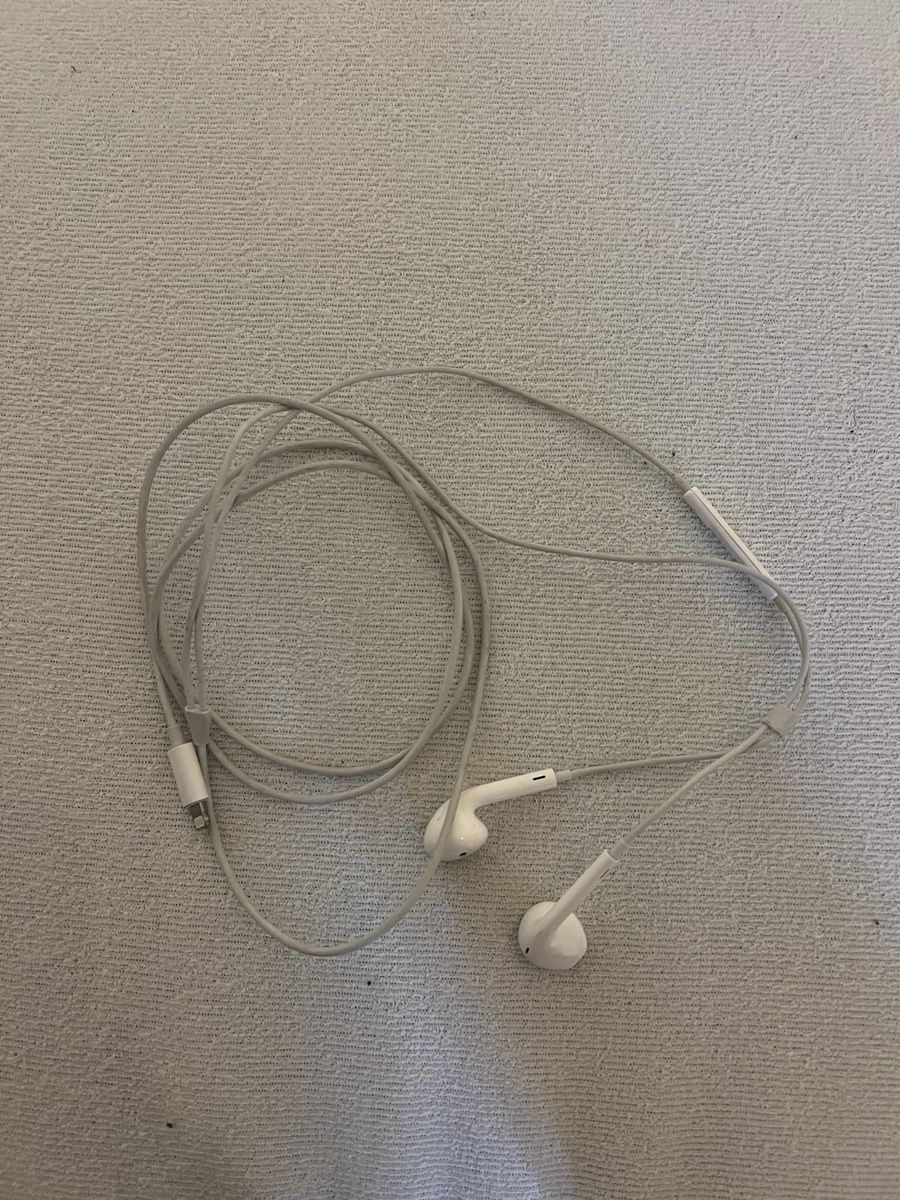 Apple Casques audio: Apple Kopfhörer Lightning-Anschluss – D'occasion à Olten par isabelschmid
