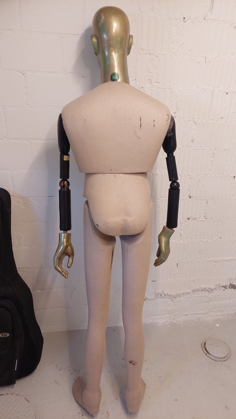 Sonstige Dekorationen & Accessoires: Grosse Schaufensterpuppe mit Gelenken, Holzarmen – Gebraucht aus Obfelden von Foto_Bild_Kunst_Buch 4