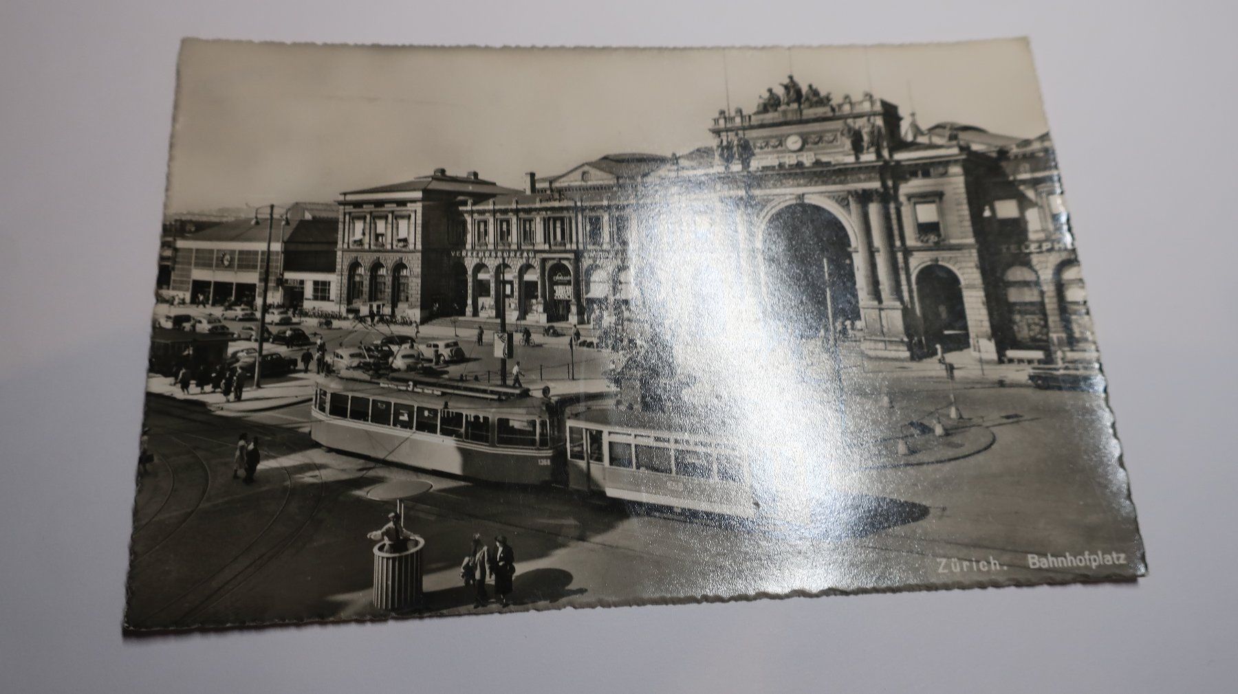 Cartoline postali: Zürich Bahnhofplatz Tram – Usato da Cormoret venduto da Pascalll2001 2