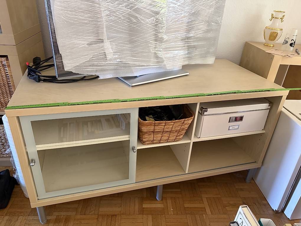 Ikea TV Möbel: TV-Regal - Top Zustand – Gebraucht aus Pfaffhausen von Curly19