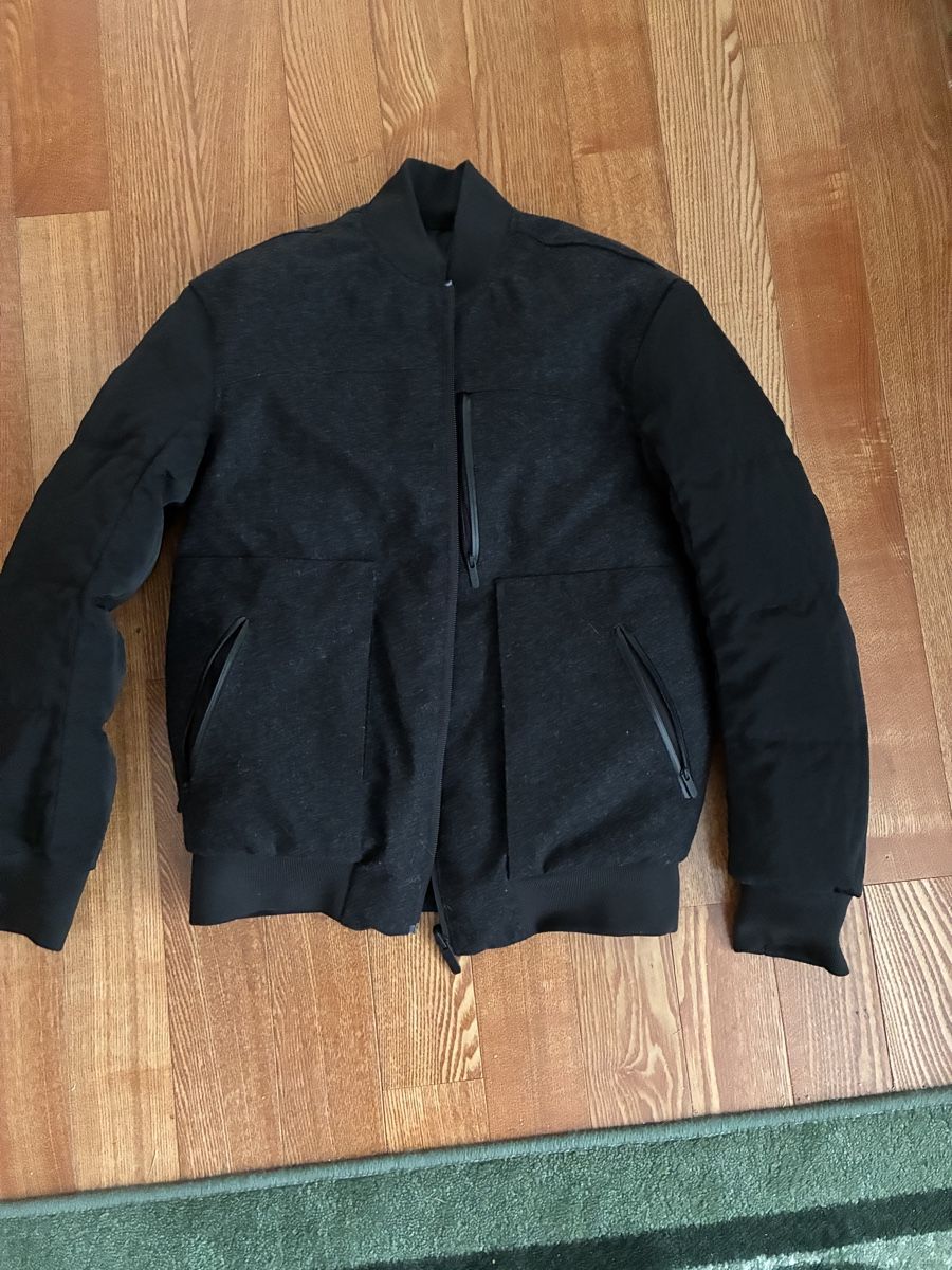 Lululemon Mäntel: Lululemon Roam Far Wool Down Bomber Jacket Coat Mantel – Gebraucht aus Münchenstein von B771 3
