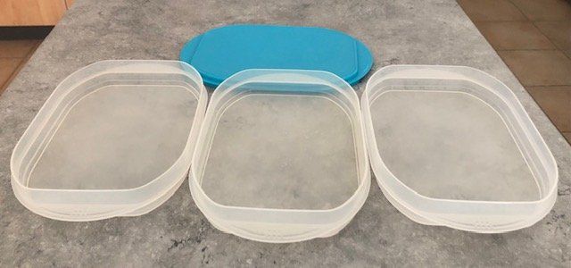 Tupperware Contenitori & Simili: Boîtes de conservation empilable Tupperware bleue 3 étages – Usato da Aigle venduto da Tchamille 1