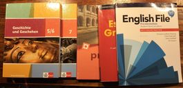 Schulbücher: Geschichte, Latein, Englisch 