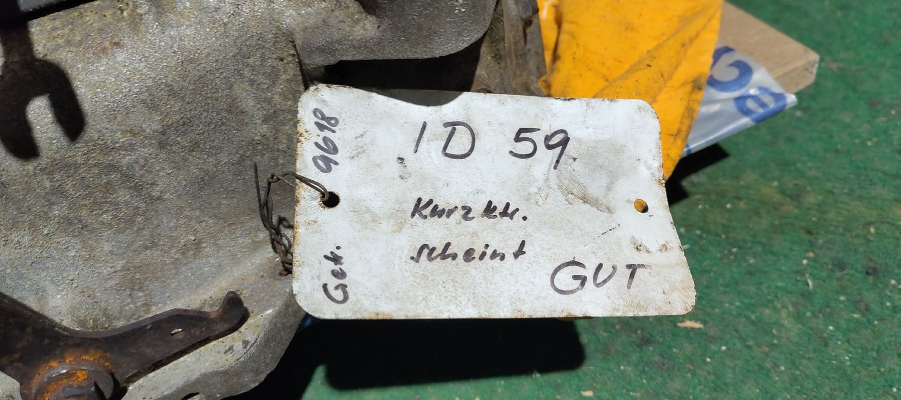 Citroën Tutti pezzi di ricambio auto: Citroen Oldtimer ID19 Getriebe 4 Gang – Usato da Biberist venduto da bellmec 2