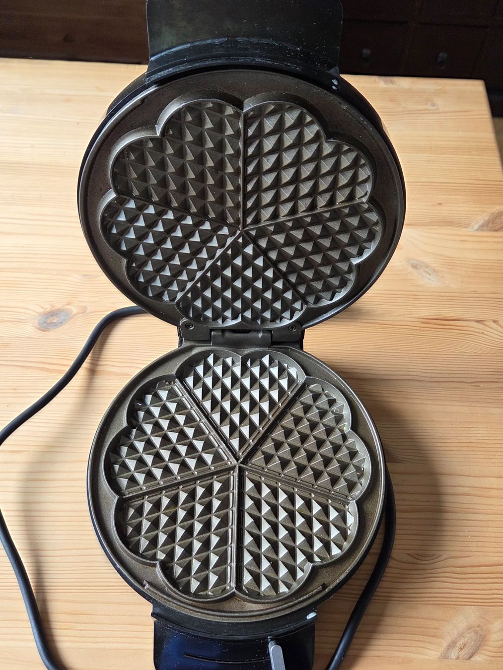 Elettrodomestici da cucina: Waffeleisen, 1200W, SwitchOn, 5 Stufen – Usato da Liestal venduto da ITOlio