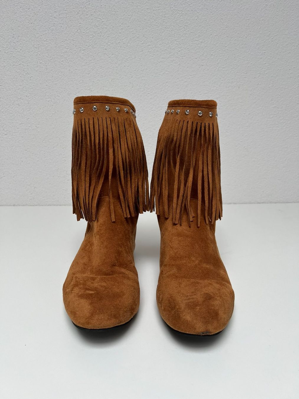 Chaussures femmes: Braune Fransen Stiefeletten Boho Nieten Gr. 41 – D'occasion à Dagmersellen par nad_z66g 2