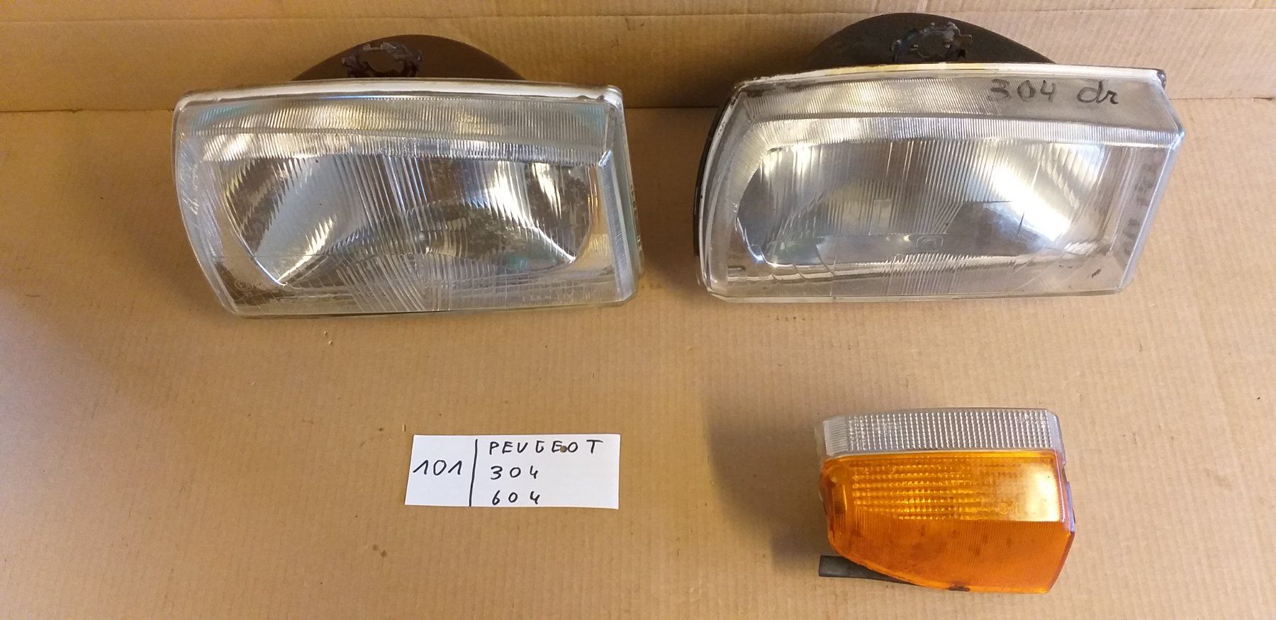 Peugeot Fari: PEUGEOT  304  PHARES  /  604  CLIGNOTEUR  OLDTIMER – Usato da cortébert venduto da rlv 1