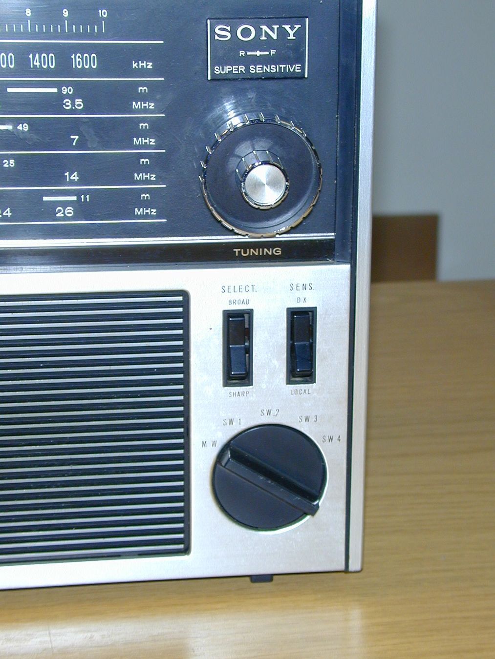 Sony Radio: SONY Weltempfänger Solid State Mod. TR 1300 SAMMLERSTÜCK – Usato da Oberursel venduto da swinger-ecki 5