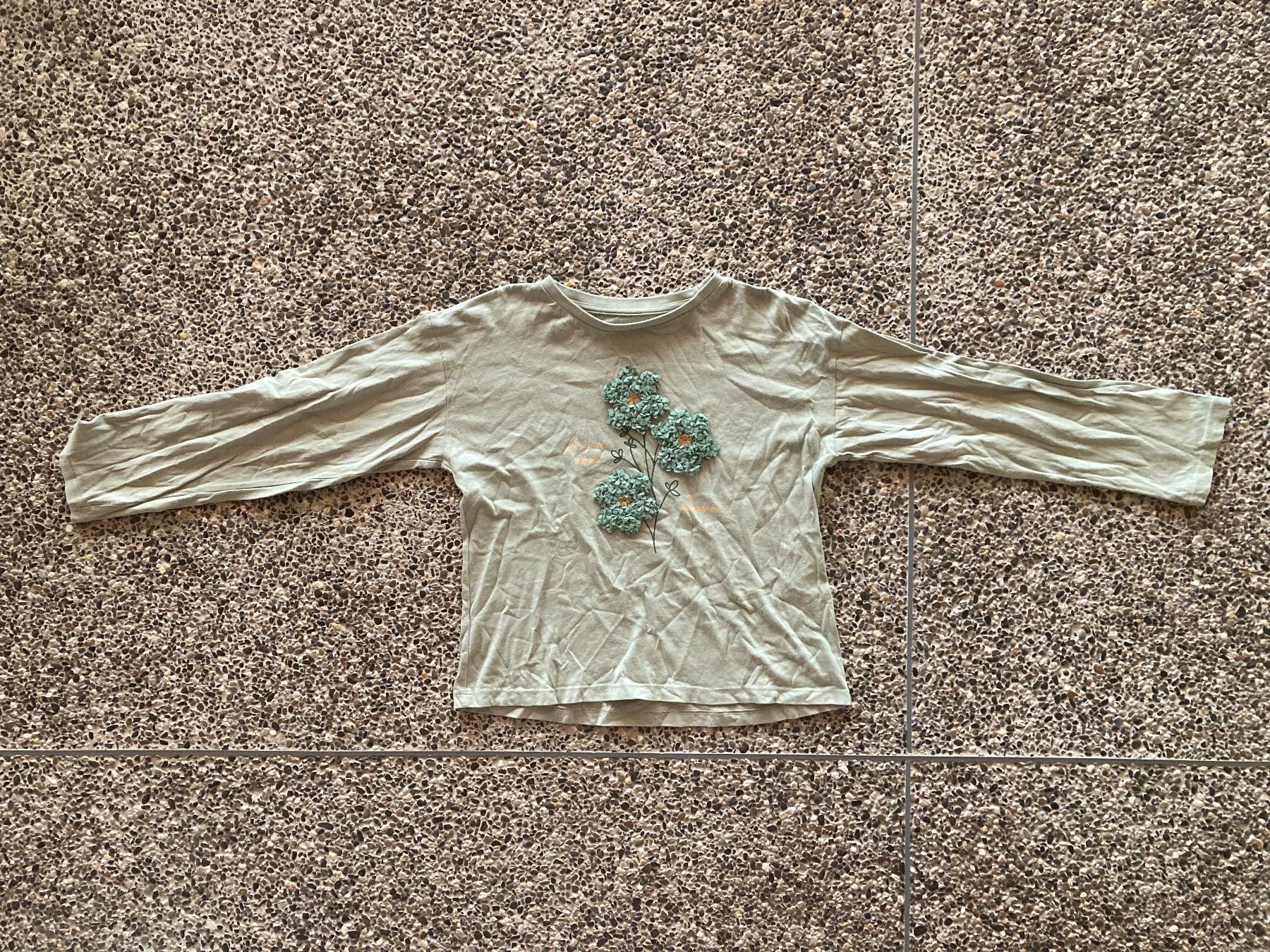 Manor Maglioni & Felpe: Langarmshirt / Pullover Blume sfera, Gr. 128/140 – Usato da Aetingen venduto da Nadinsky
