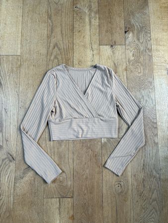 Trendiges Langarm Crop-Top in Grösse S