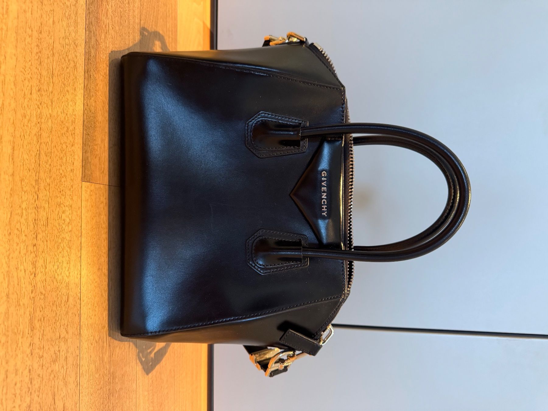 Givenchy Borse: Givenchy Antigona – Usato da Hirzel venduto da ser_q72d