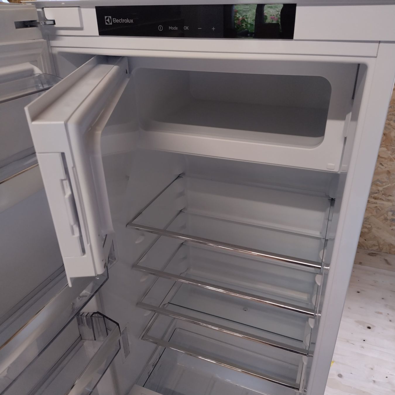 Electrolux Frigoriferi: Electrolux Einbakühlschrank EK244SEEV – Usato da Herisau venduto da Ea83 1