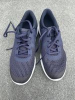 Neue Nike Revolution 4  Gr. 40 / 7Y