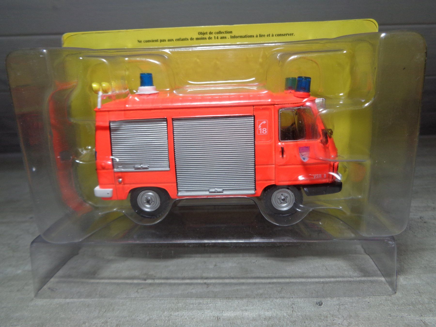 Peugeot Modellini d'auto: Hachette 1:43 Peugeot J7 Pompier – Nuovo e nell'imballaggio originale da Reconvilier venduto da rallycar 1