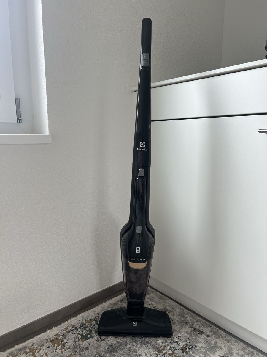 Electrolux Staubsauger & Zubehör: Electrolux Ergorapido Classic Battery Vacuum Cleaner – Gebraucht aus Appenzell Meister. von mariatanasescu 1