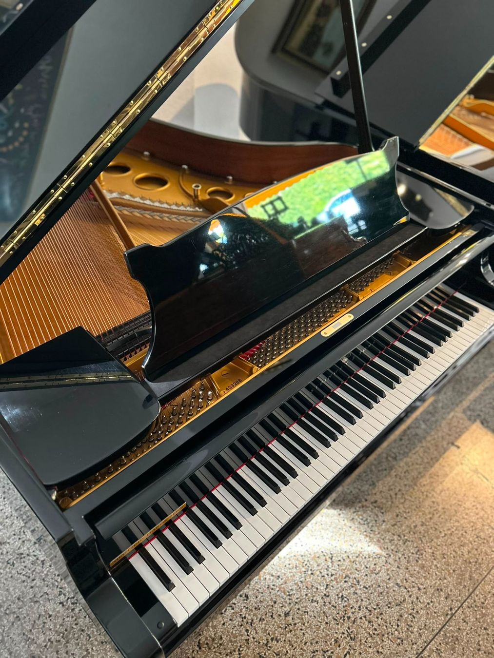 Steinway Instruments de musique: Steinway & Sons O-180, schwarz poliert – D'occasion à Bern par Heutschipiano 1