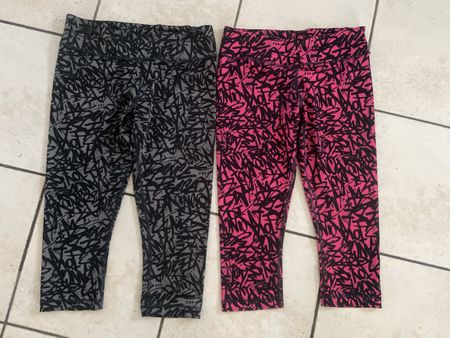 2 Zumba Sportleggins Gr.L Graffiti Muster Fitness Yoga