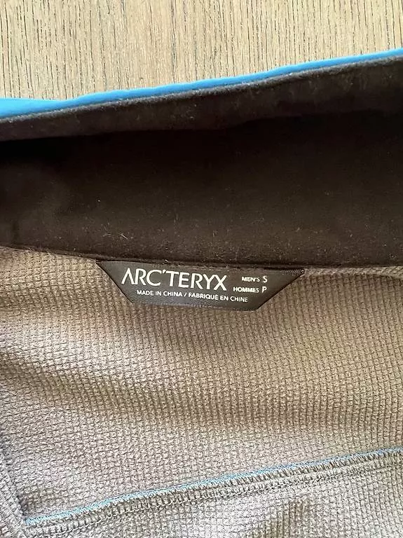 Vestes: Arcteryx Softshell S  – D'occasion à Alpnach Dorf par rerifeme 4