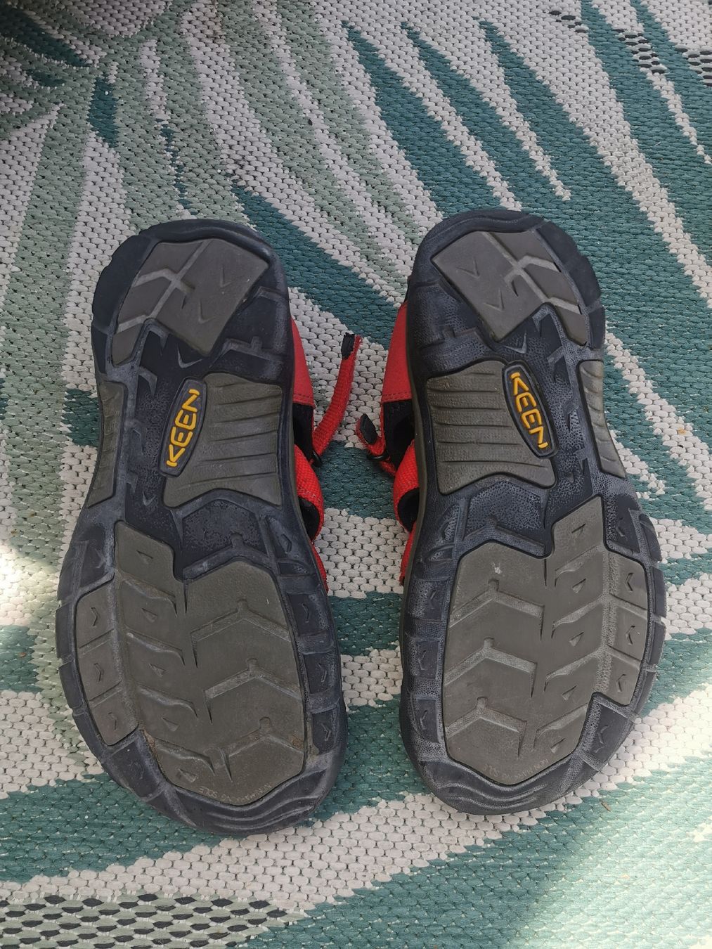 Keen Scarpe da uomo: Keen Sandalen rot/schwarz Grösse 37, – Usato da Fislisbach venduto da mojar 2