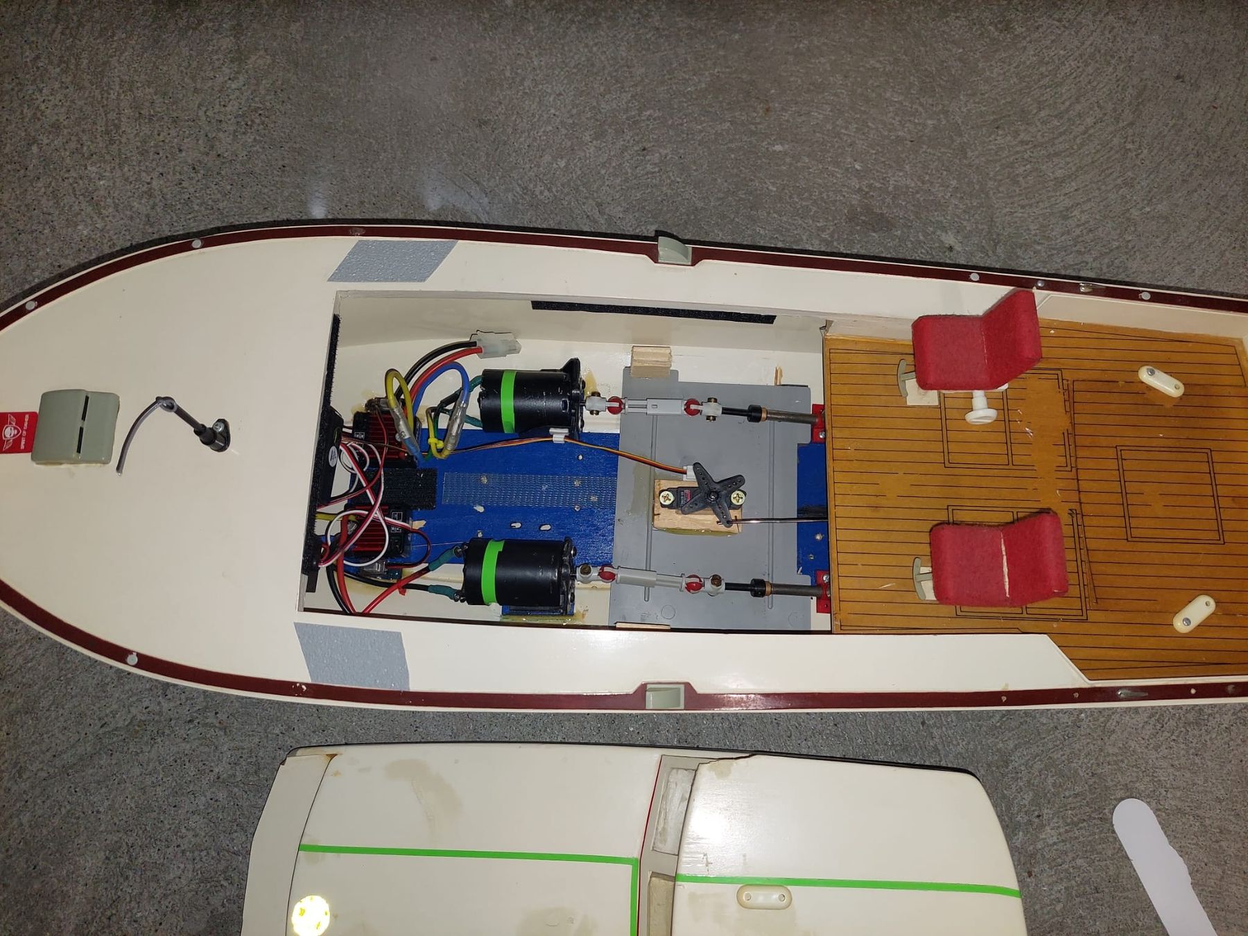 Kits de montage: groupner commodore – D'occasion à Genève par umb_mdc2 2