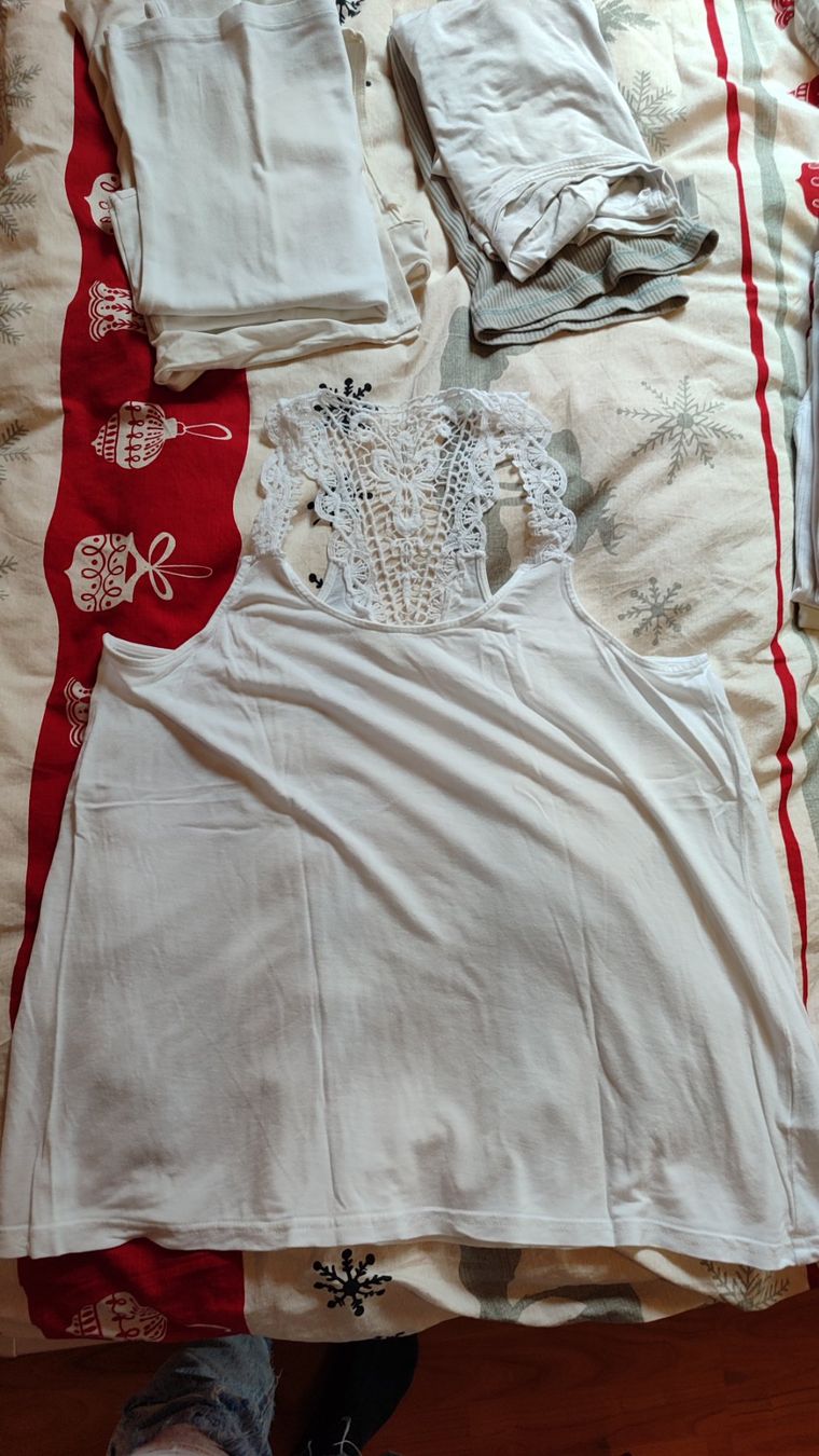 Pieces Lotti di vestiti: 8 Blusen, weiss, Gr.S NEU elegant Set – Nuovo e nell'imballaggio originale da Brüttisellen venduto da nic_xm7s 7