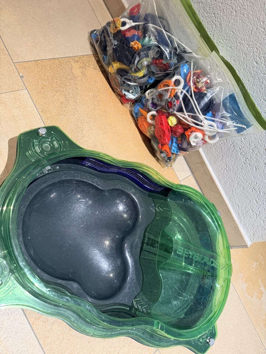 Giocattoli: Beyblade Set – Usato da Zürich venduto da MariiiaR 1