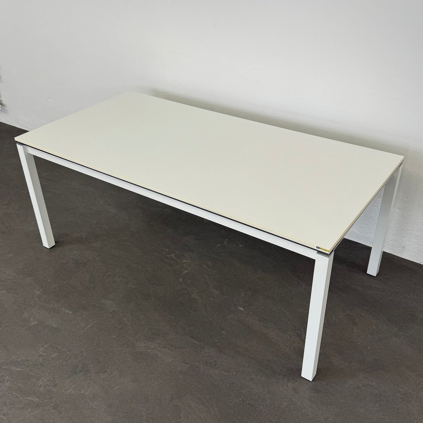 Scrivanie: Office Line Basic Schreibtisch – Usato da Schönenwerd venduto da mcofficeshop 2