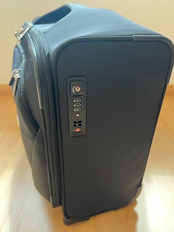 Valigie: Samsonite Rollkoffer schwarz – Usato da Hermetschwil-Staffeln venduto da hiddenvalley 1