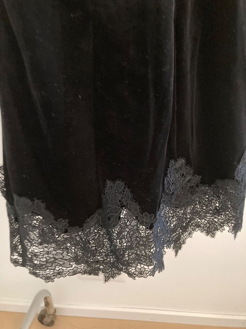 Vestiti: The Commense Samtkleid Schwarz Gr. M, Neu mit Etikett – Nuovo (secondo la descrizione) da Zürich venduto da Estelle_C 3