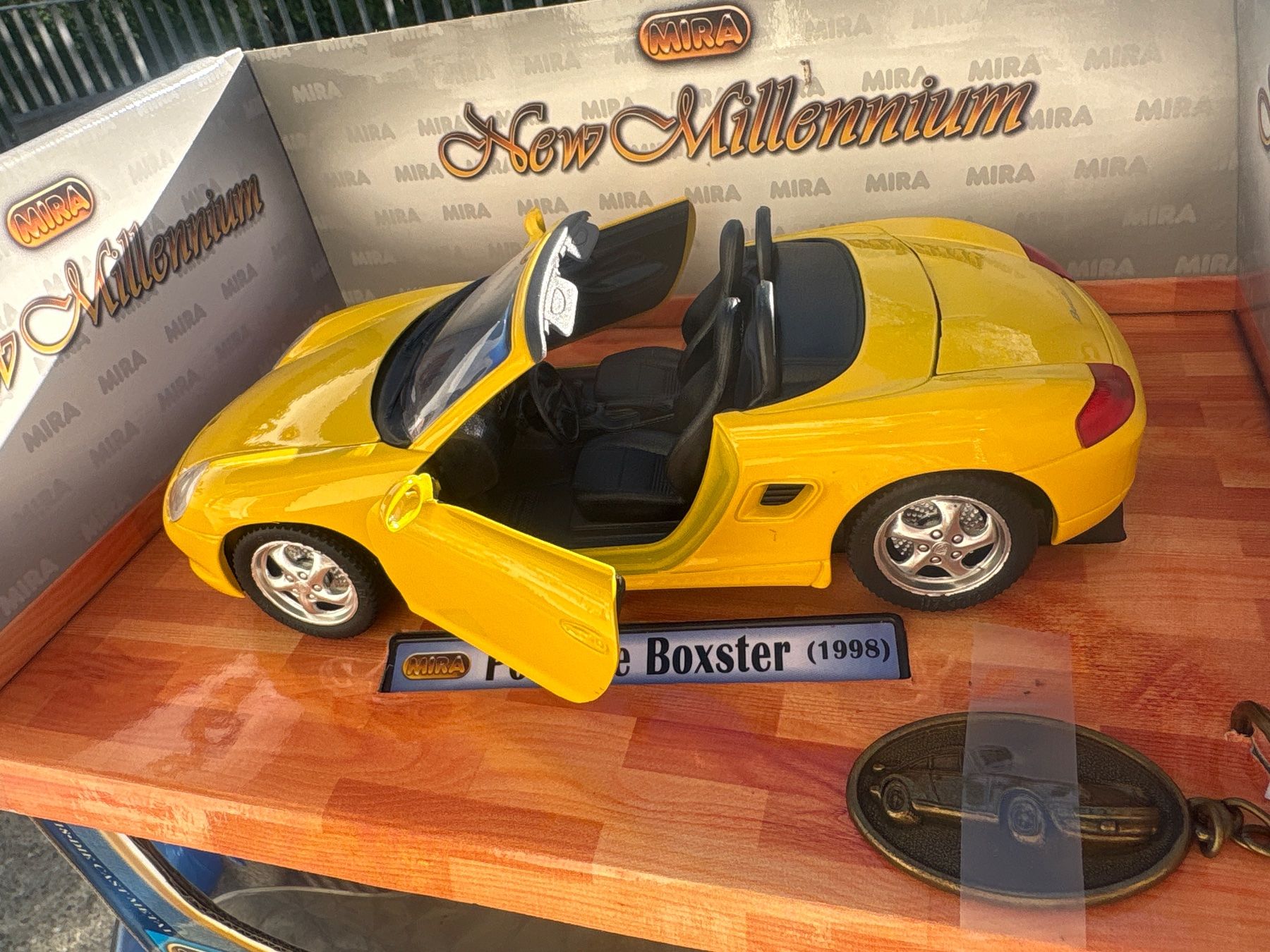 Porsche Modellini d'auto: Porsche Boxster Cabriolet 1:18 1998 – Nuovo e nell'imballaggio originale da Aarwangen venduto da kah_79t5 1