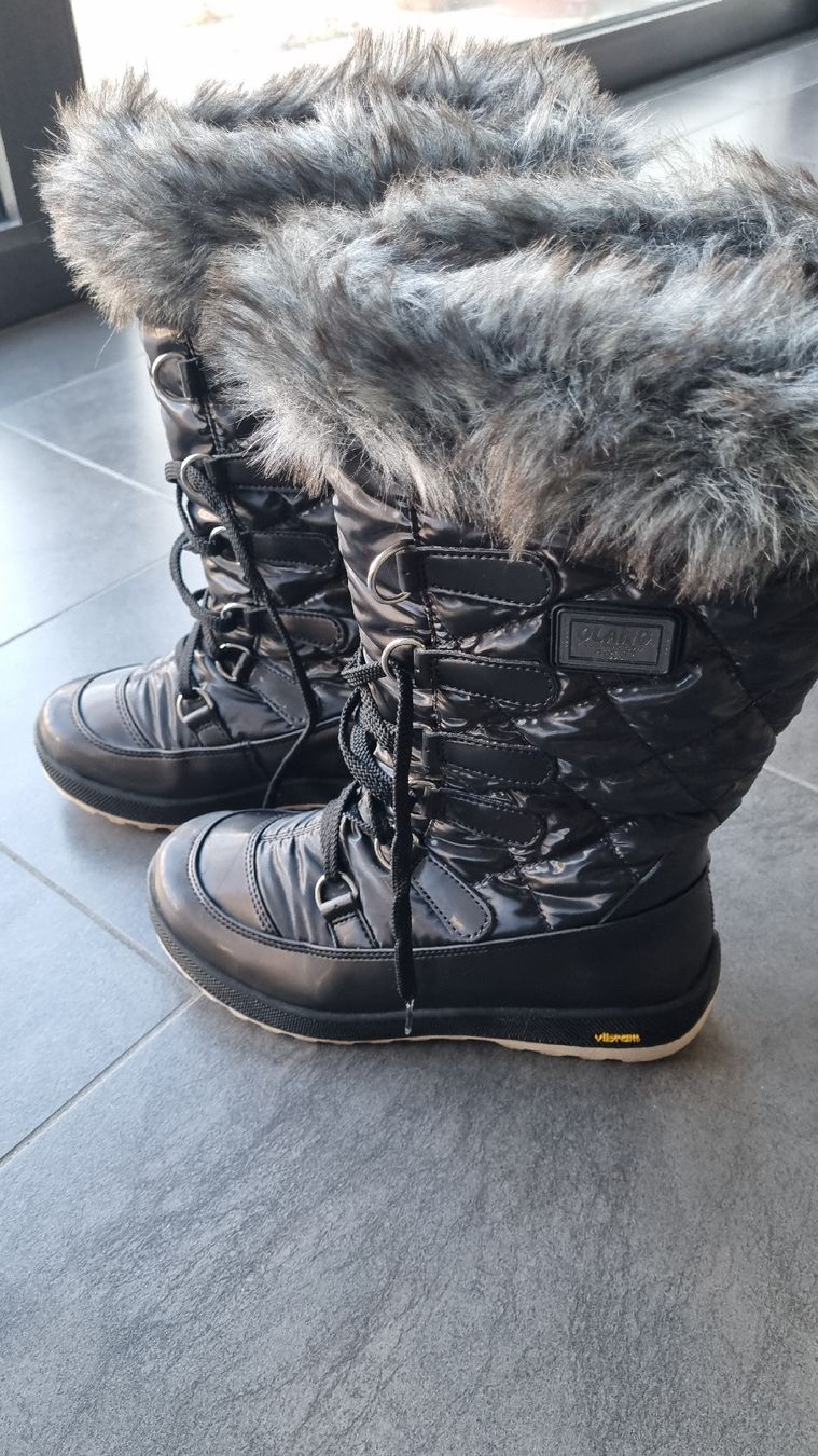 Scarpe da donna: Schneeschuhe Marke Olang, Gr 36 – Usato da Cugnasco venduto da FuoriTutto