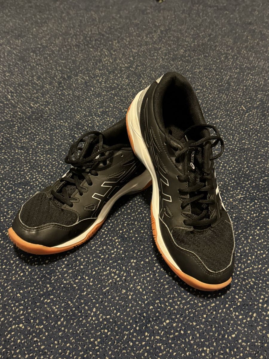 Asics Herrenschuhe: Asics GEL-Rocket 11 black & white – Neu (gemäss Beschreibung) aus Wildegg von Myexlv 1