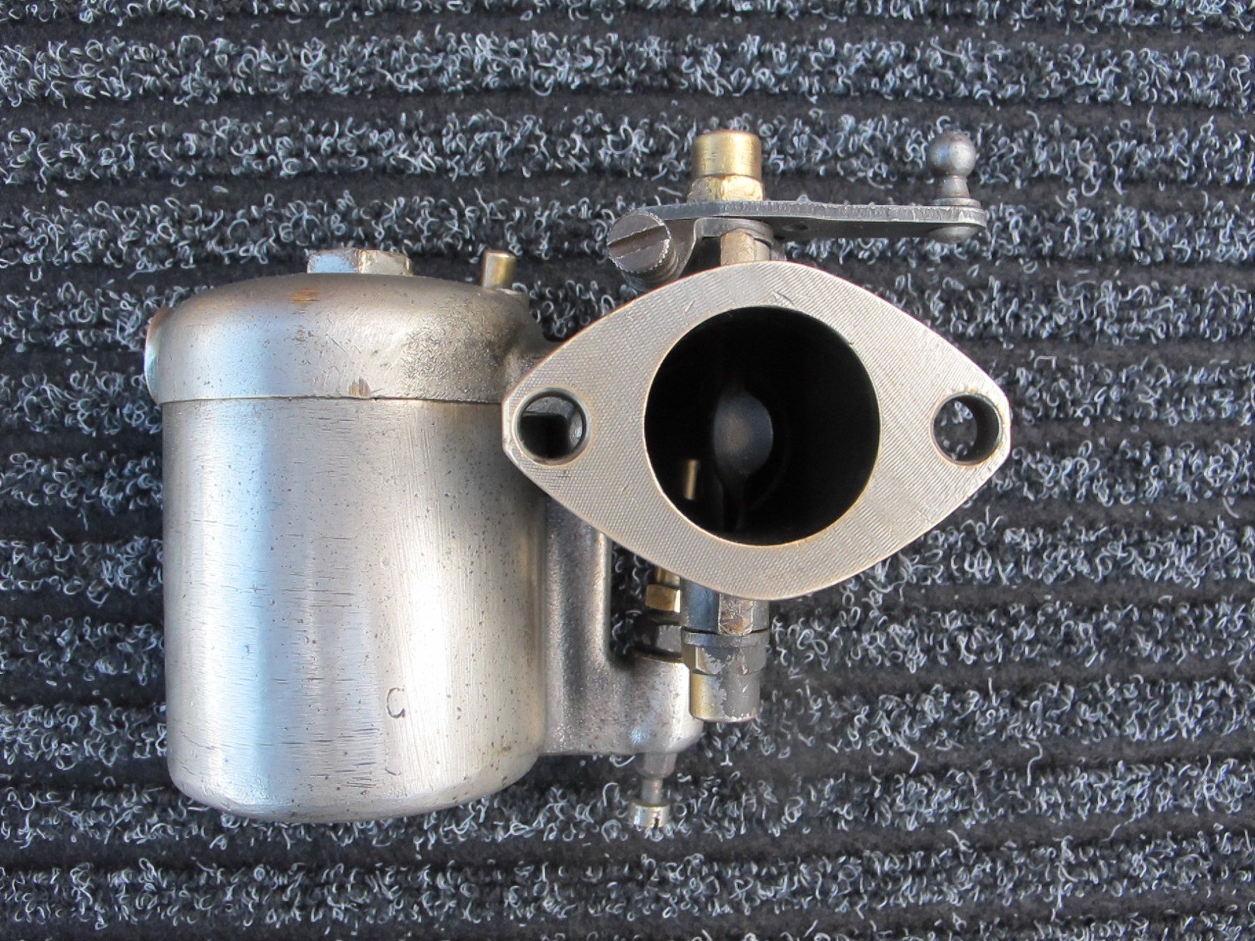 Solex Tutti pezzi di ricambio auto: Carburateur Solex 30 MHD Oldtimer – Usato da Arnex sur Orbe venduto da Caturix 2