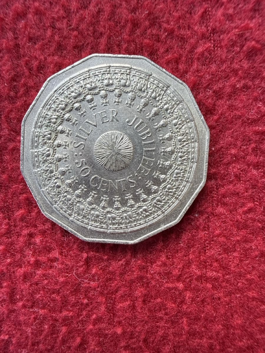 Tutti le monete: Australia 50 Cent 1977 – Usato da Buttikon SZ venduto da Felix15