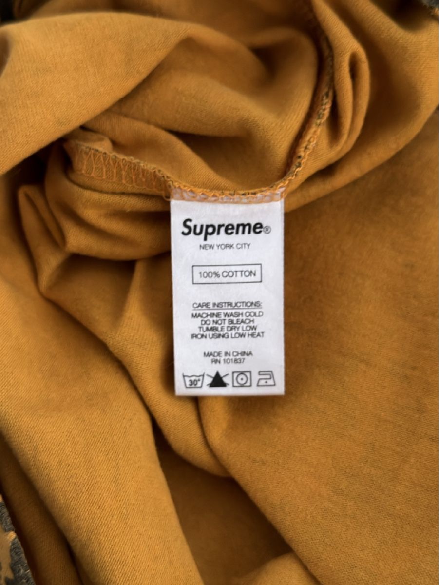 Supreme T-shirts: Supreme T-Shirt L – D'occasion à Muttenz par rvo_g7rs 3