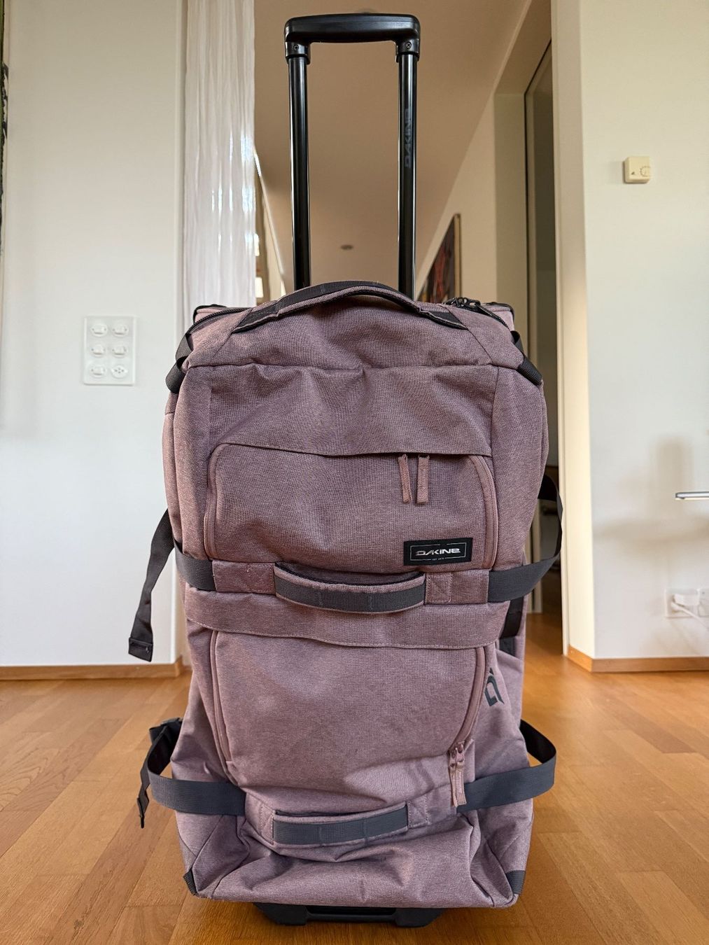 Dakine Reisekoffer: Dakine Split Roller 110L Reisekoffer / Trolley – Gebraucht aus Winterthur von summer_rain_bow