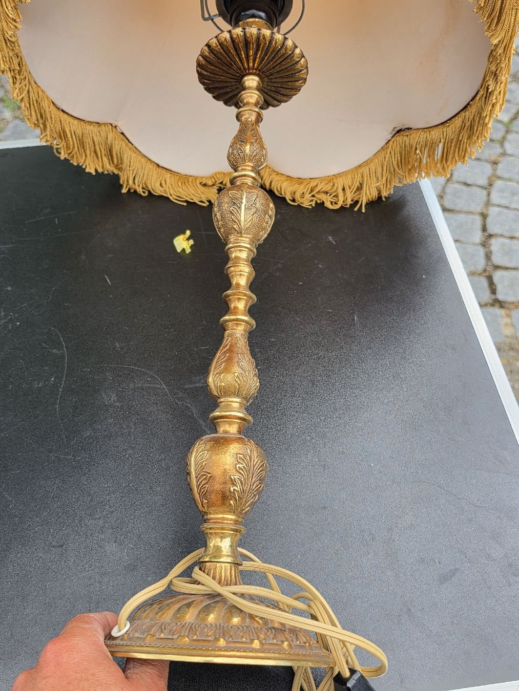 Lampade: Tischlampe mit Stoffschirm und Fransen, Vintage, Messing.  – Usato da Mettlen venduto da elios0888 7
