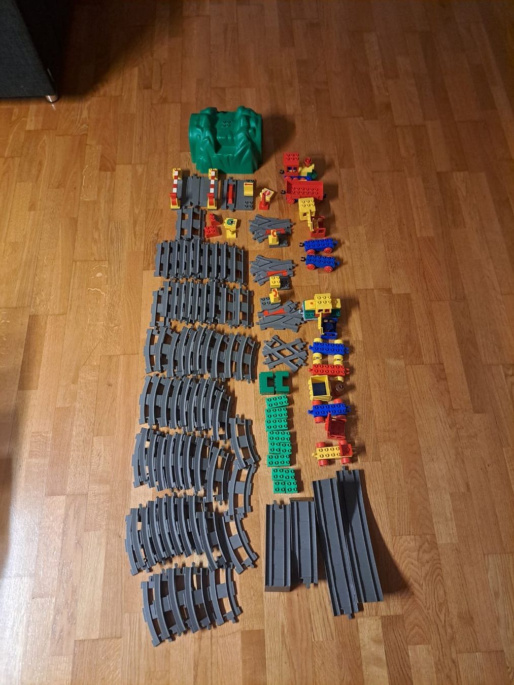 Lego Baukästen: Lego Duplo Eisenbahn Set mit Schienen – Gebraucht aus Münsingen von gro_zt8l 4