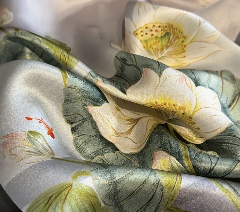 Foulards & écharpes: Silk scarf – Neuf avec emballage d'origine à Rapperswil SG par Gemstonebyyo 1