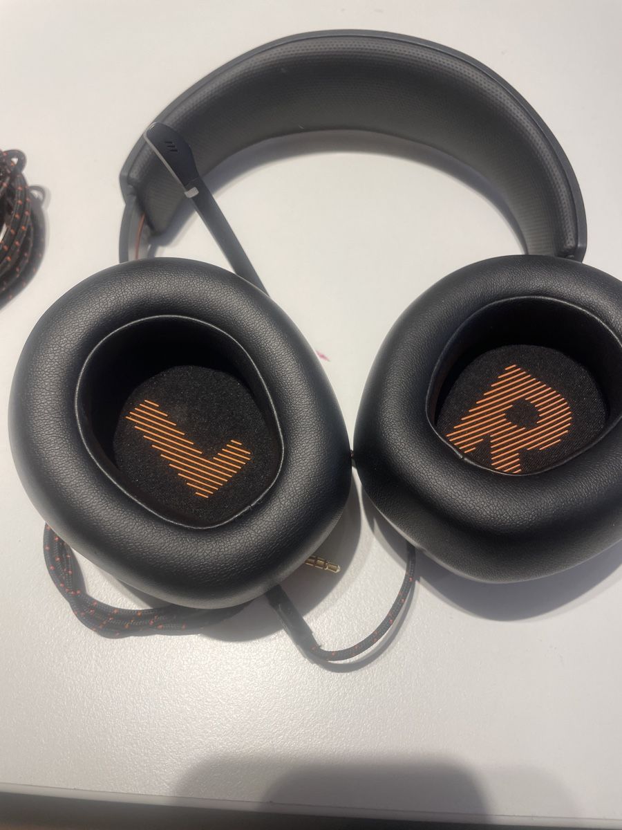 JBL Kopfhörer: JBL Quantum 100 Gaming Headset - Top Zustand, Schwarz – Gebraucht aus Niederwil AG von Gustav4 3