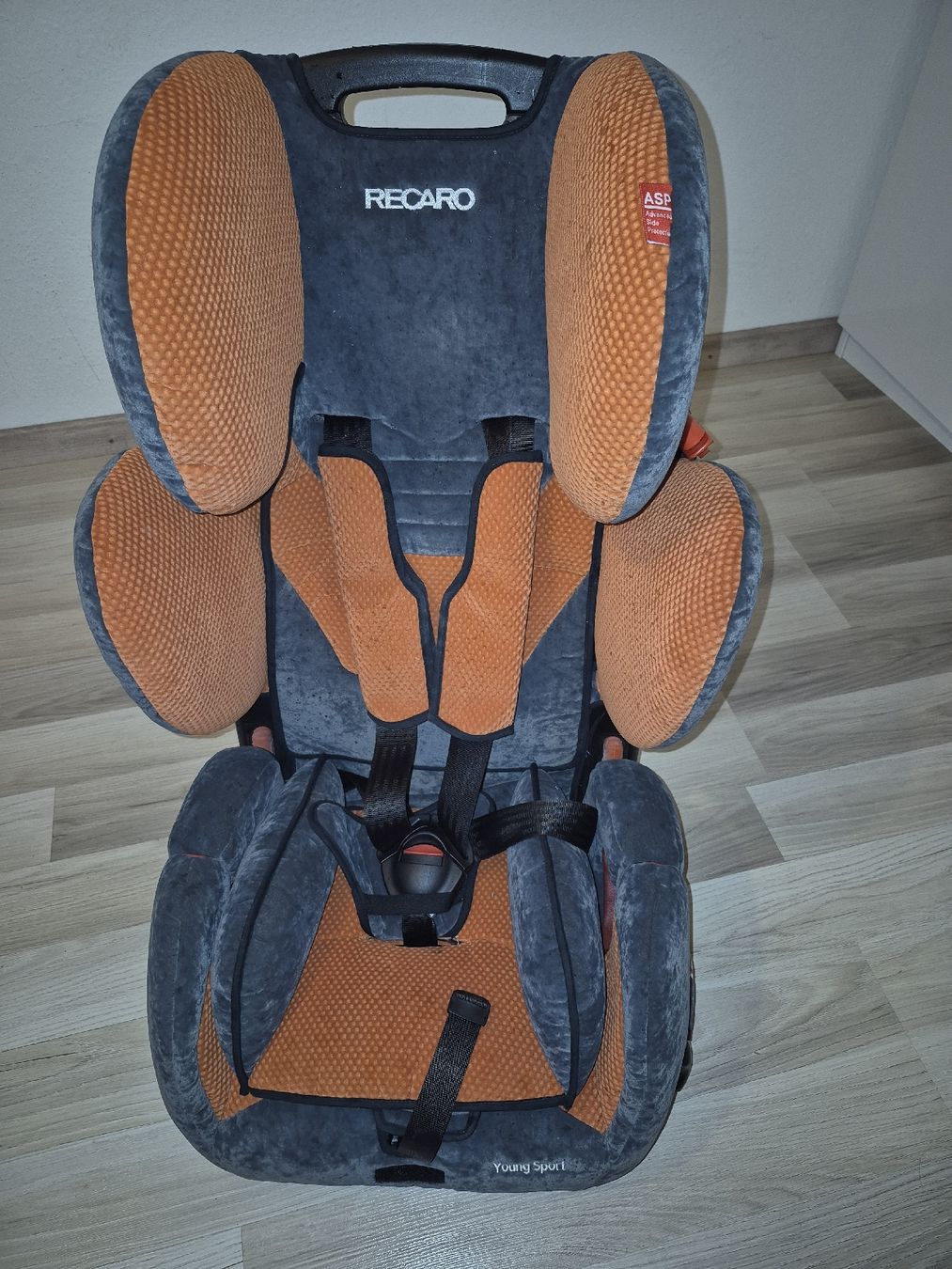 Recaro Auto-Kindersitze: RECARO Young Sport – Gebraucht aus Winterthur von Lumi11