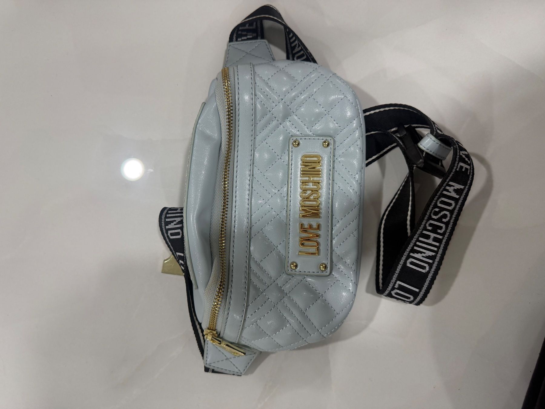 Moschino Borse da donna: Love Moschino Gsteppte Bauchtasche hellblau CHF 55 – Nuovo (secondo la descrizione) da Buchs AG venduto da Maison_Djana_ 1