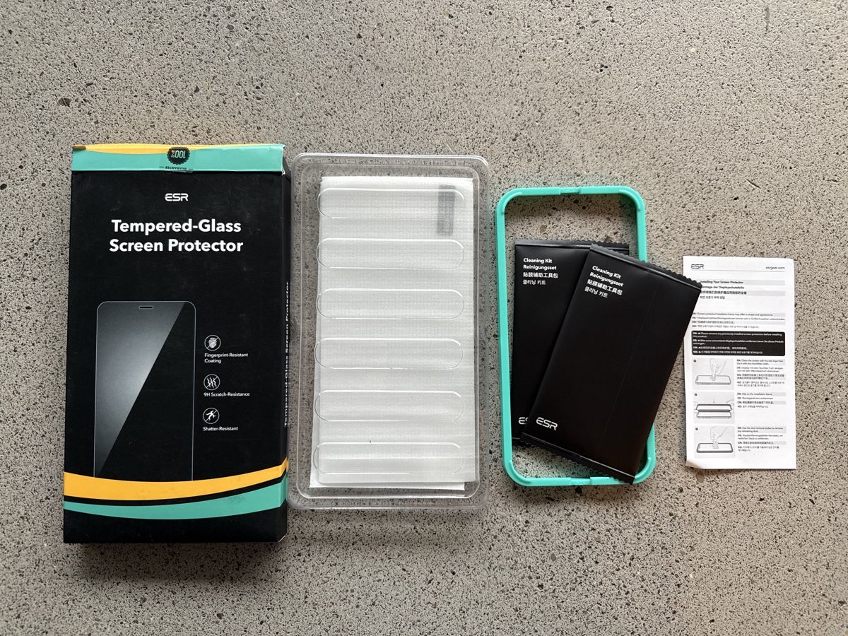 Ritocchi & pellicole di protezione: Schutzglas iPhone 13 Max Pro Esr – Nuovo e nell'imballaggio originale da Richterswil venduto da Solemare47Nicole