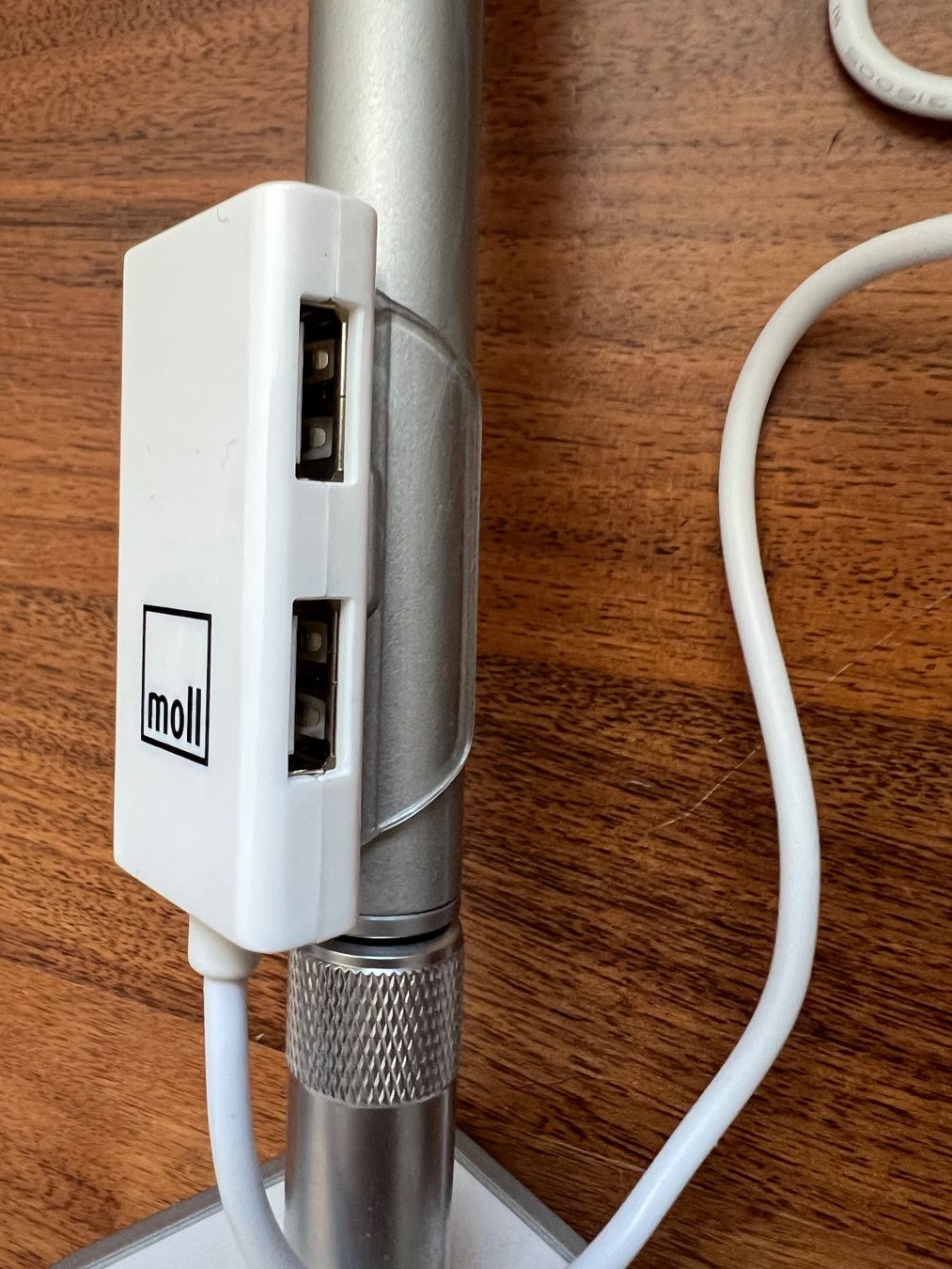 Moll Lampade: Moll Flexlight Schreibtischlampe LED  USB Ladestation – Usato da Jona venduto da Sariksa 4