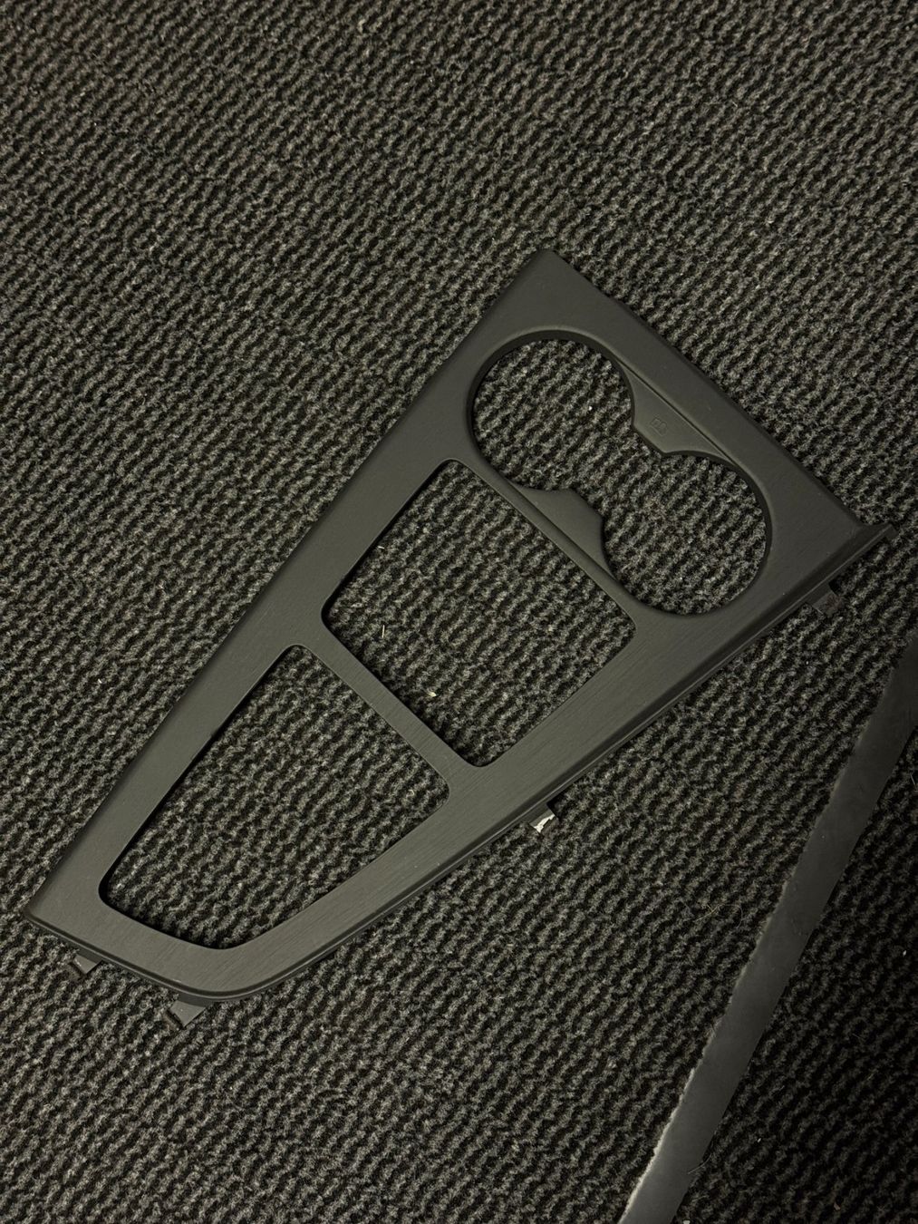 Audi Alle Autoersatzteile: Audi A4/A5 B9 Abdeckung Mittelkonsole | 8W1864241A – Gebraucht aus Belp von neno24