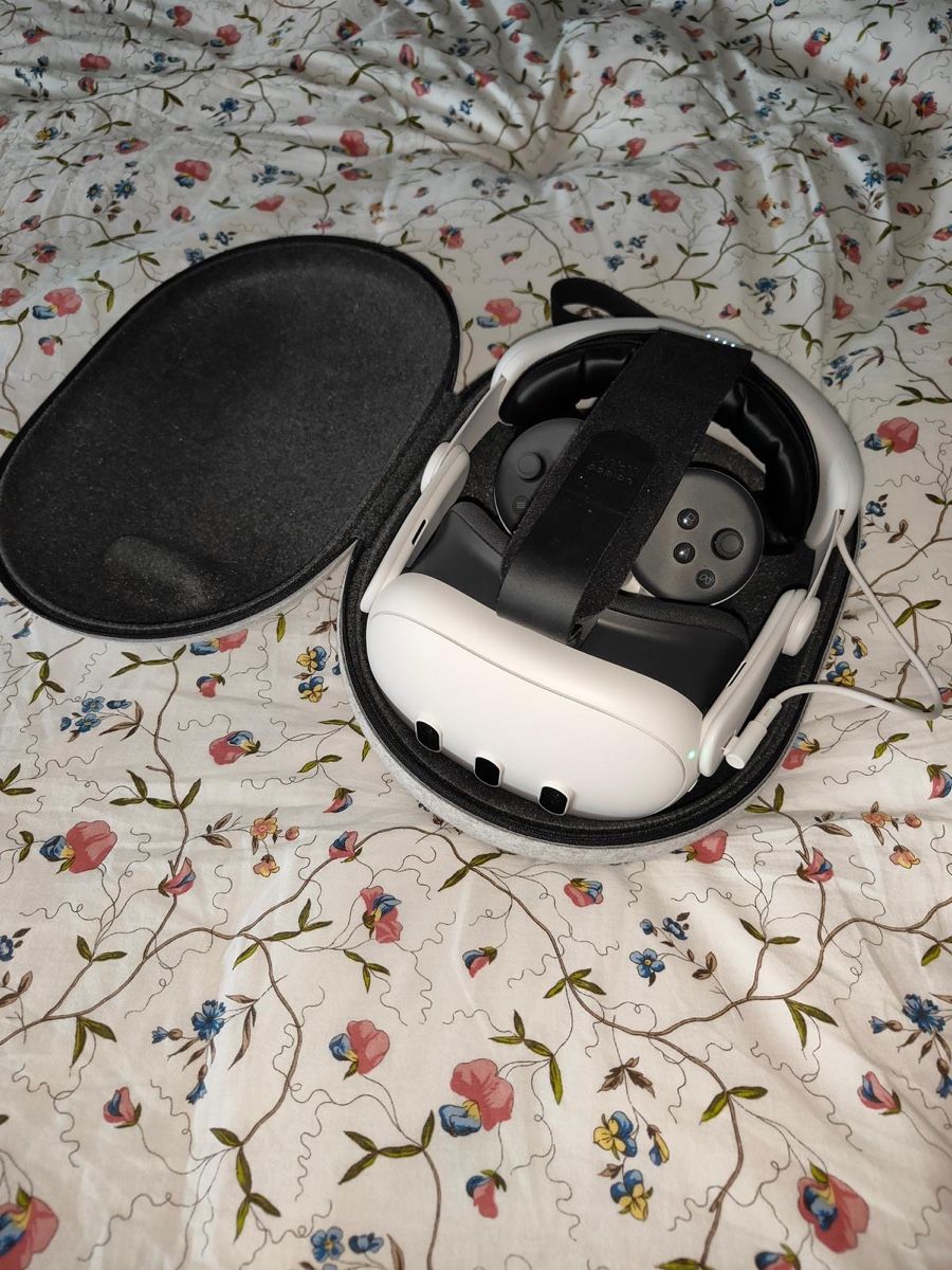 Meta Casco VR: Meta quest 3 mit batterie pack und hülle – Usato da Wangen ZH venduto da tel_gxb5