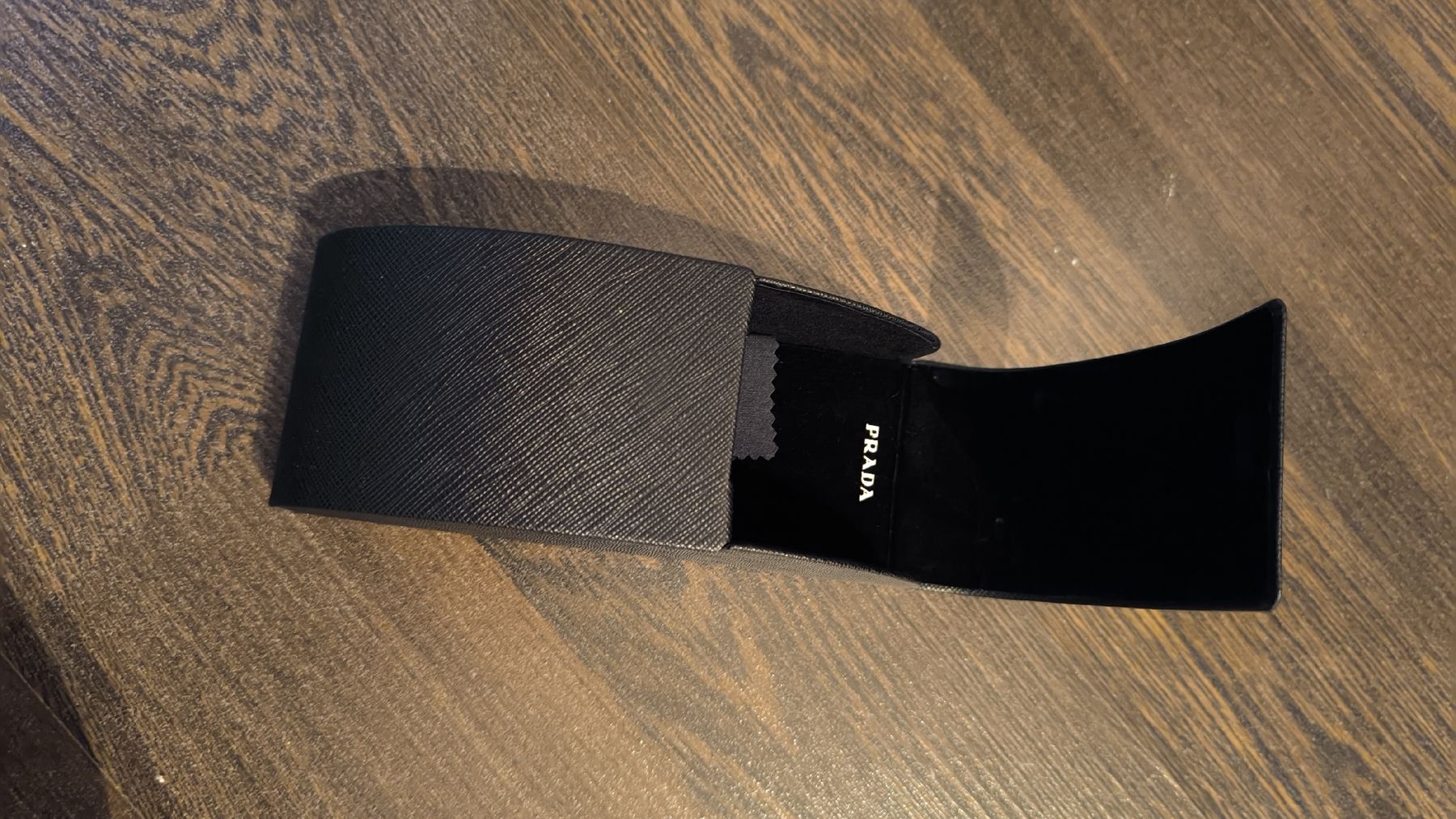 Prada Altro in  Abbigliamento & Accessori: Prada Brillenetui  – Nuovo (secondo la descrizione) da Ossingen venduto da kro_nrz6 2
