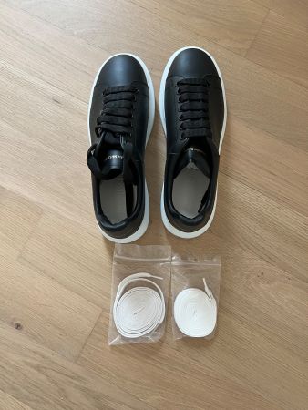 Alexander McQueen Sneaker