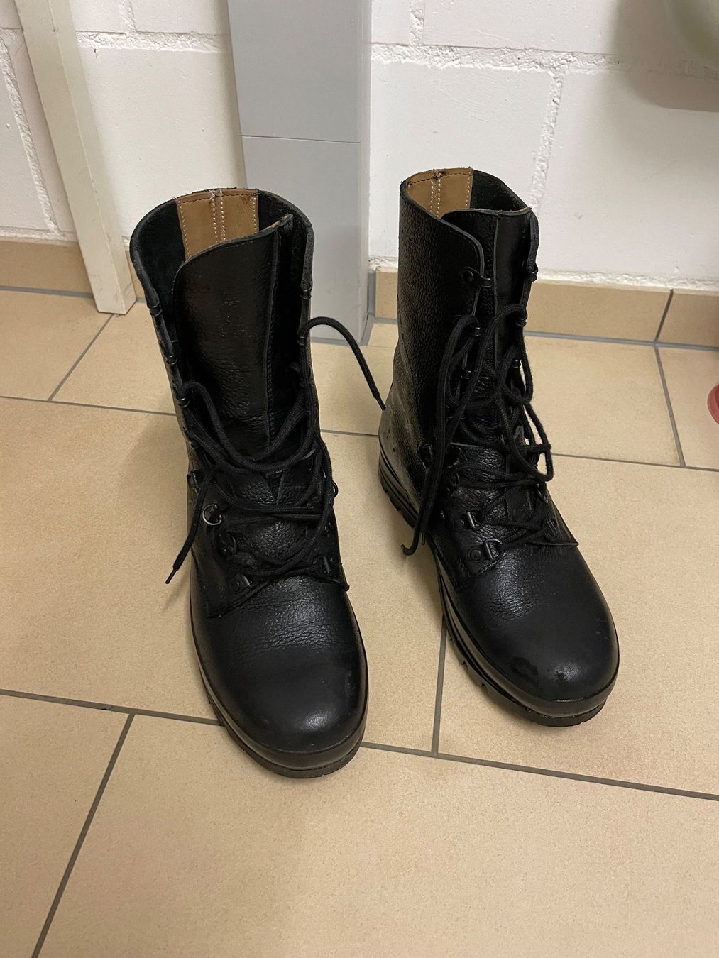 Schweizer Armee Scarpe da uomo: Militärschuhe KS 90 – Usato da Ormalingen venduto da ced.fiech